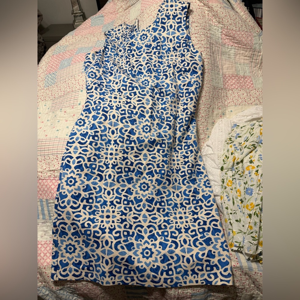 J. McLaughlin Blue and Cream Patterned Dress size Med.